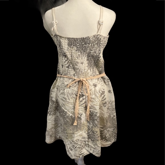 Free People Tie Back Sundress perfect for vacay!! Size 6 like new - Picture 2 of 6